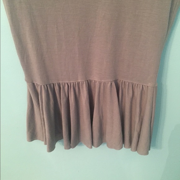 ✨SOLD✨ American Eagle Gray Soft Top Peplum - Picture 2 of 4
