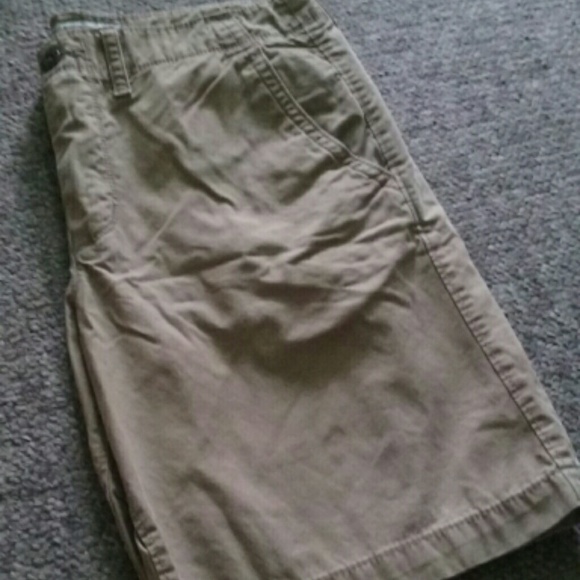 AE mens khaki shorts