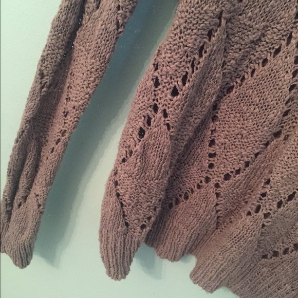 ✨SOLD✨ American Eagle Gray Sweater - Picture 4 of 4