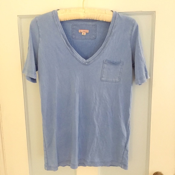 GAP v-neck