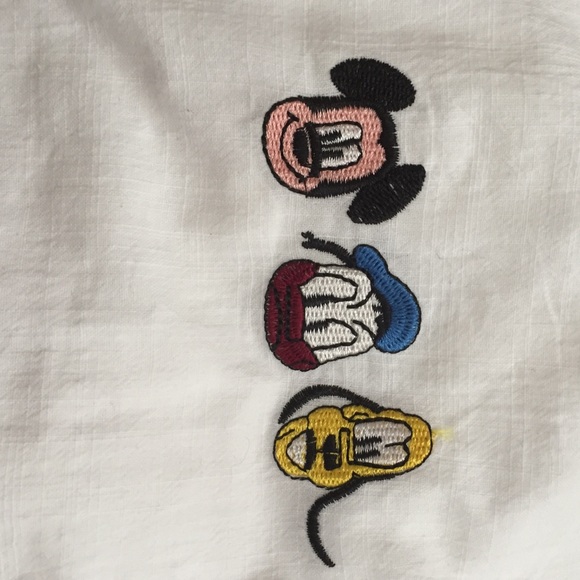 💥SOLD💥 MICKEY TEE 🐭 - Picture 2 of 2