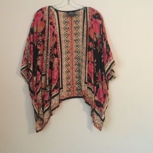 Printed Short Sleeved Floral Kimono