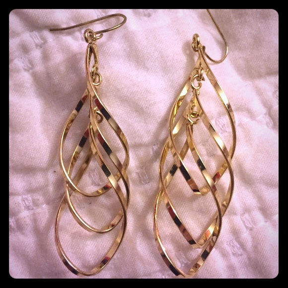Tangled Style Gold Dangle Earrings