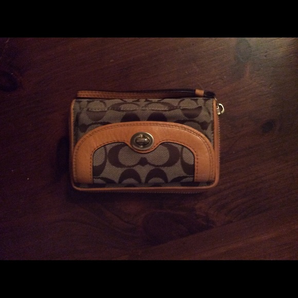 Coach wristlet mustard and brown