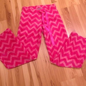 Pink chevron pajama pants NWOT never worn