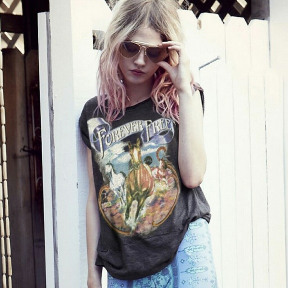 LOOKING FOR spell and the gypsy graphic tees