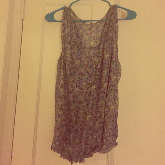 Sleeveless Patterned Blouse