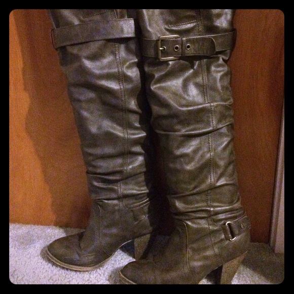 PRICE REDUCED! Aldo Motayen over the knee boot