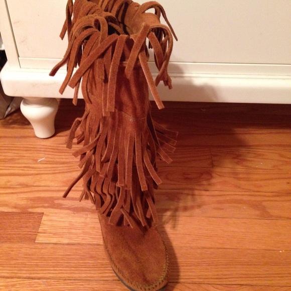 Minnetonka fringe boots