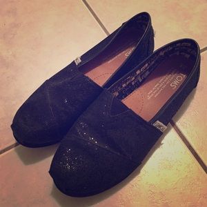 Black glitter TOMS