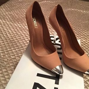 Gorgeous Schutz Fechado Salto Alto in Macroon