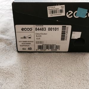 Black leather Ecco low heel loafer