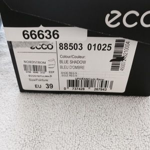 New Ecco blue flats