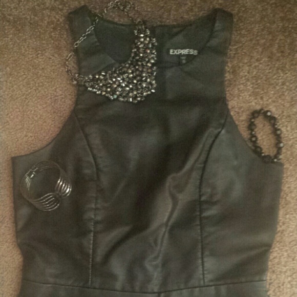 Express top - Picture 1 of 4