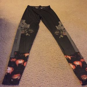 Teenage runaway spandex leggings