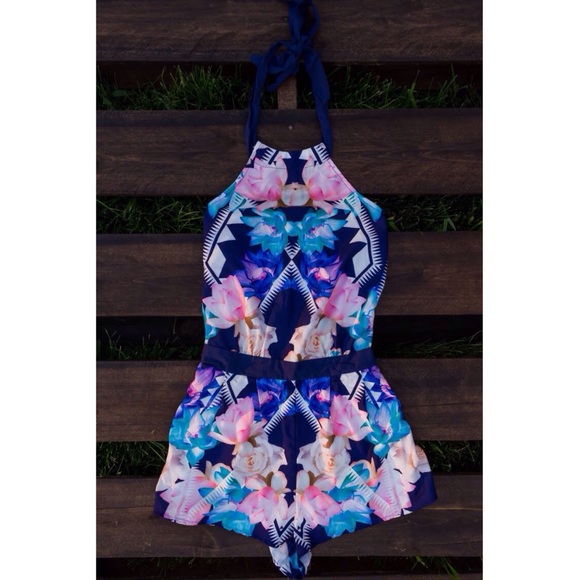 🚨MARKDOWN🚨 Floral print halter playsuit/romper
