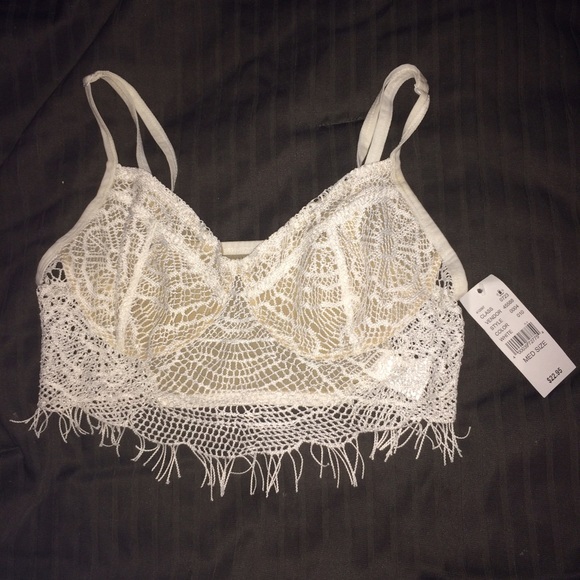ON HOLD Bralette white lace