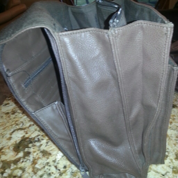 Purses - Picture 2 of 4