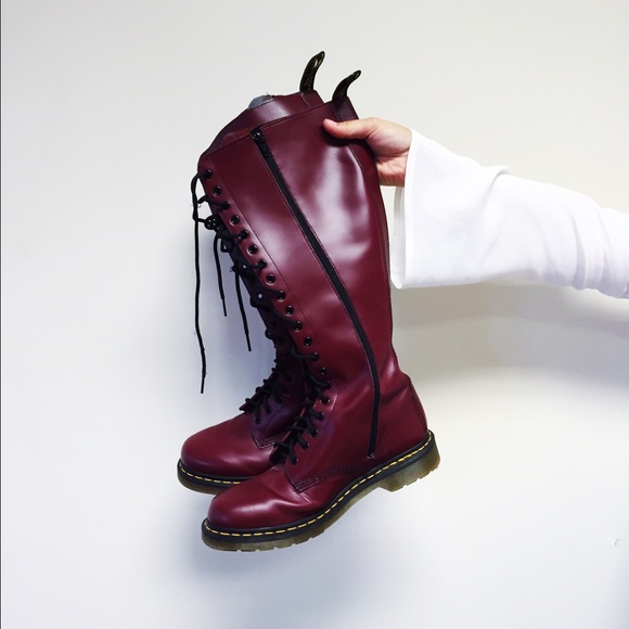 PRICE DROP! 💸 20 Eye Knee-Hi Doc Marten Boots