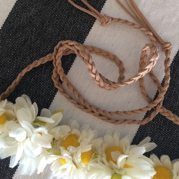 Flower and leather headband - Picture 2 of 2