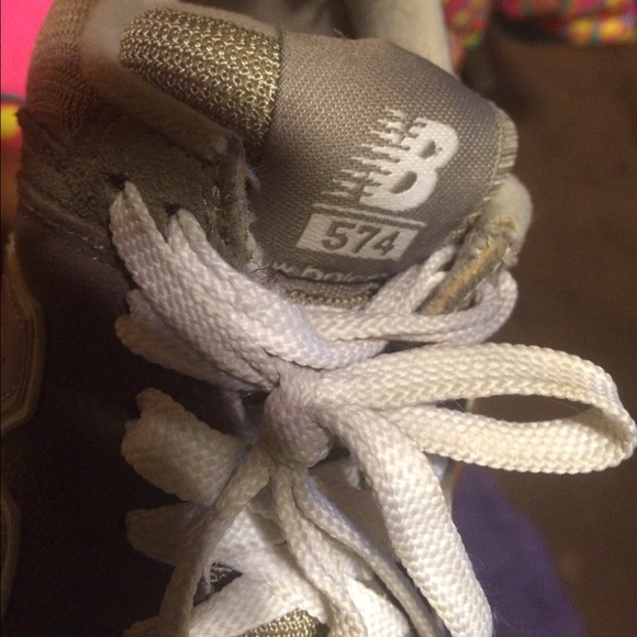 SOLD OFFLINE New balance Grey 574 Tennis Shoes - Picture 3 of 3