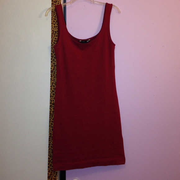 Bodycon red dress