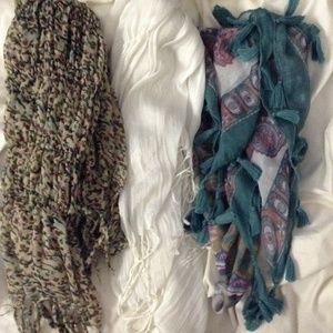 lot of 3 scarves lot of 3 scarves