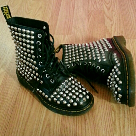 ❌sold ❌r Dr. Martens spike boots size 4 UK