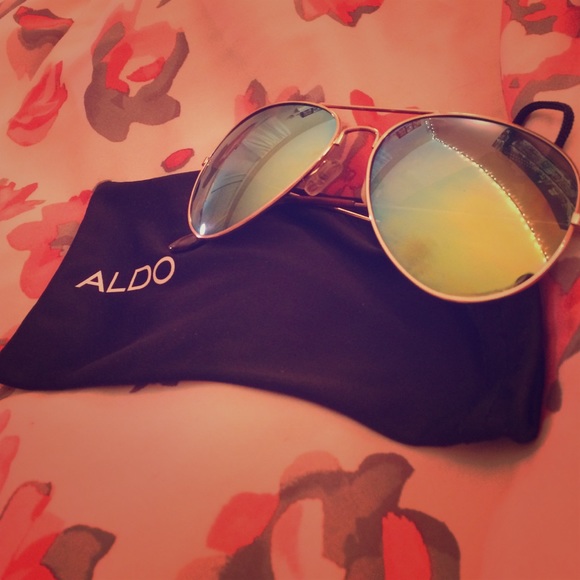 🎀🆕ALDO Aviator Sunglasses🆕🎀