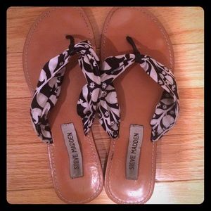 STEVE MADDEN FLIP FLOPS