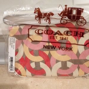 NWT coach Wristlet small
