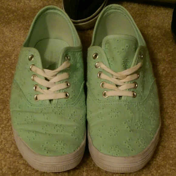Mint Lace Sneaks
