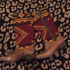 Steve Madden Graced Aztec multi boots 8.5