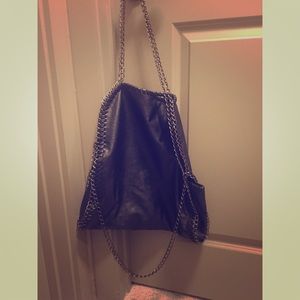 Gorgeous black bag with silver chain