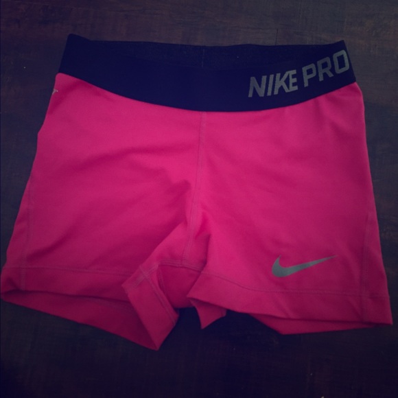 NIKE PRO SHORTS
