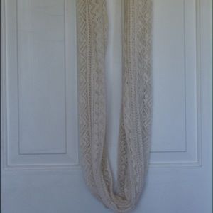 H&M infinity cream scarf