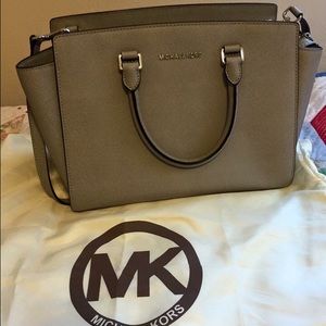 mk selma large satchel