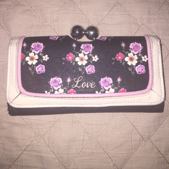 Cute love/flower wallet plus polka dot blouse ❤️