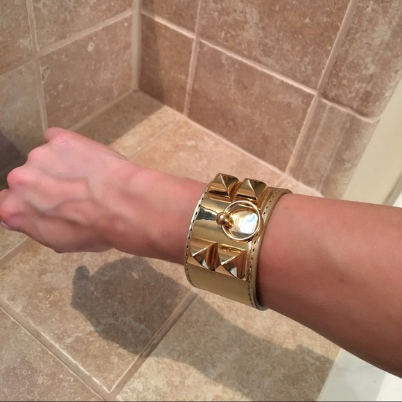 Never Worn! Gold Cuff - Picture 3 of 3