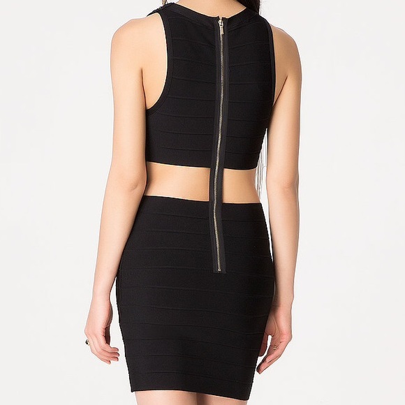 { bebe } Ombre Fringe Neck Cutout Back Bandage - Picture 3 of 4