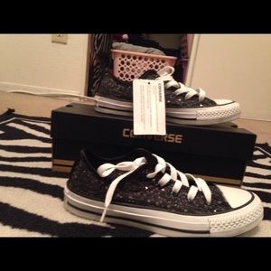 Sequence converse. Never worn.