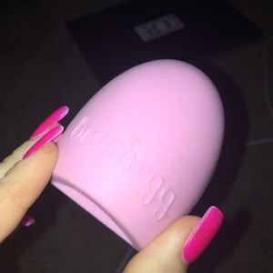 Brush Egg (make up brush cleaner)