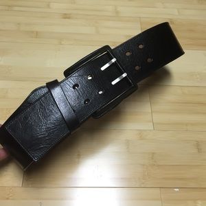 Kenneth Cole wide leather belt -small