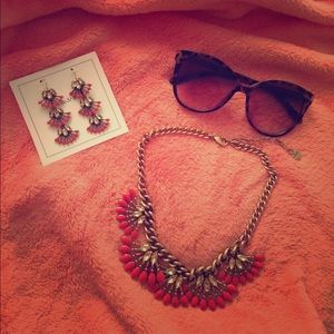 Coral Cay Earring and Necklace Bundle Deal 😊