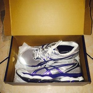 NEW Women's Running Shoes