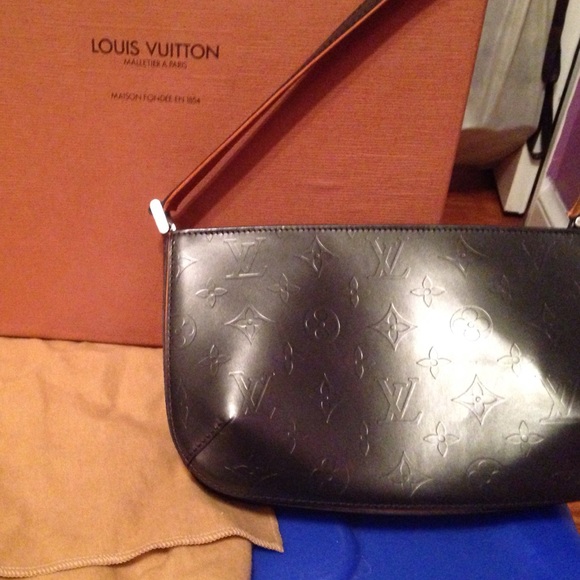 Small shoulder satchel