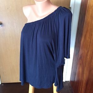 One shoulder top