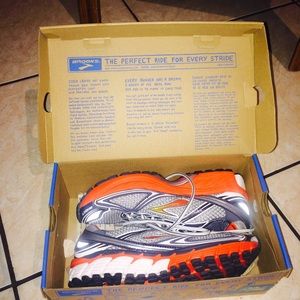 NEW Men's Running Shoes