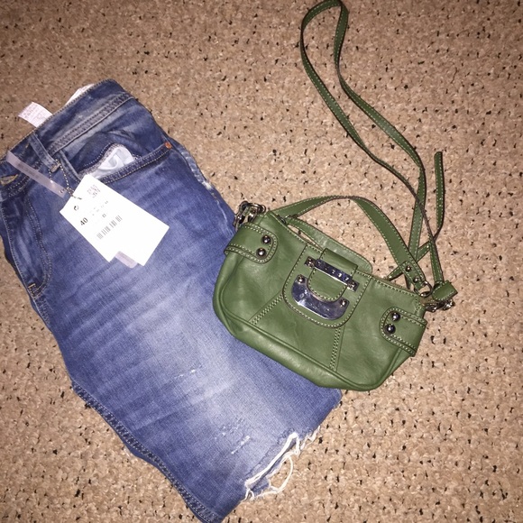 Small crossbody Guess bag - Picture 1 of 4