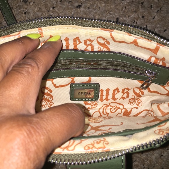 Small crossbody Guess bag - Picture 4 of 4